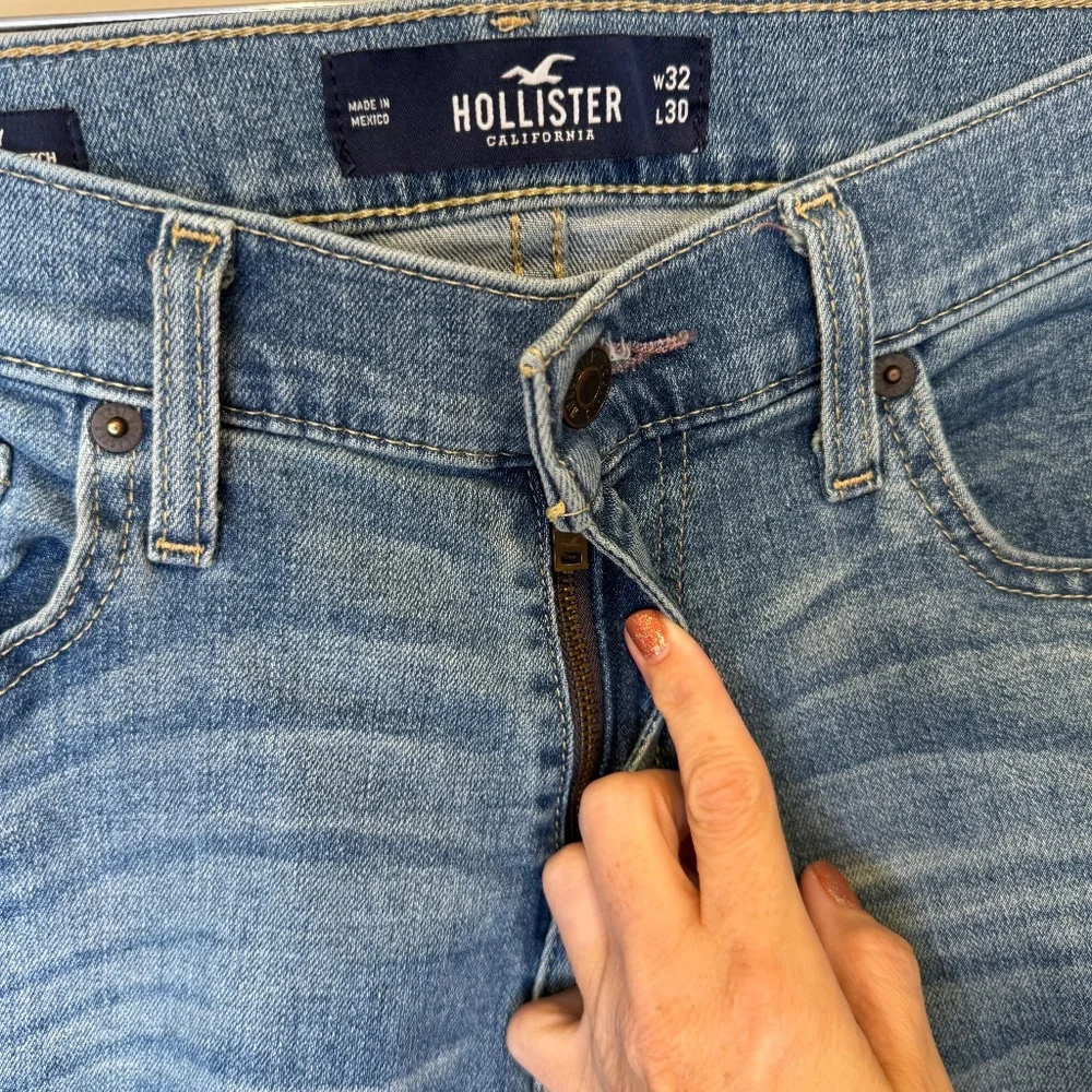 Hollister | Super Skinny Advanced Stretch Factory Busted Knee Distressed Jeans